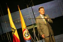 Former Defence Minister, Dr Juan Manual Santos, has promised to ...