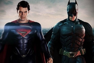 Dankzegging Dapper contrast Batman vs Superman' movie release date coincides with 'Captain America 3';  Marvel refuses to change date