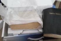 woman-buys-ps4-gets-bibles-instead