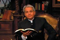 benny-hinn-claims-a-great-transfer-of-wealth-is-underway
