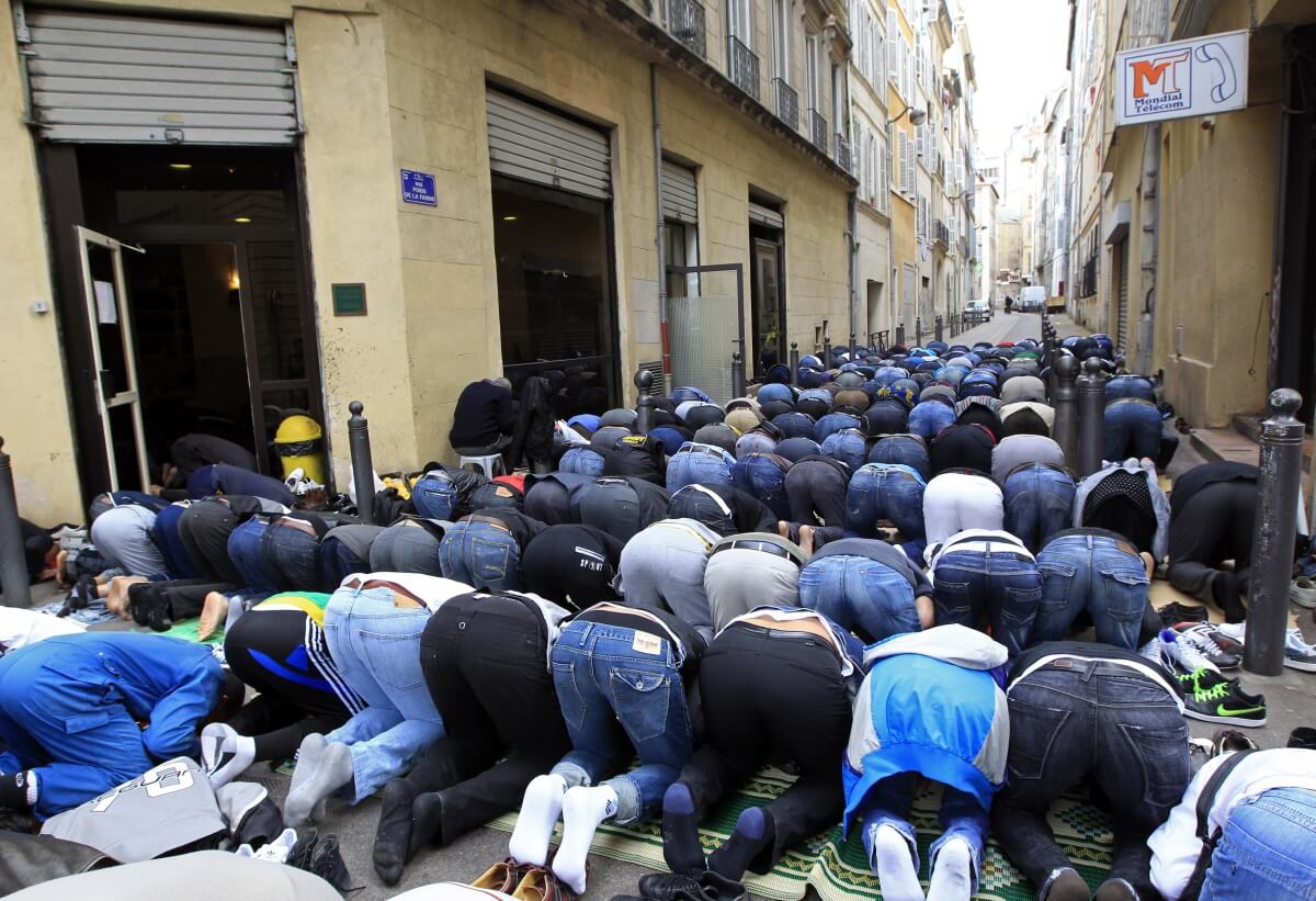 olimpijski plamen stgao u pariz... - Page 3 French-muslims