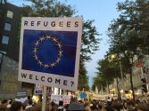 vienna-protest-welcomes-migrants