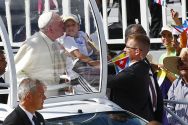 pope-francis-kissing-child-in-cuba
