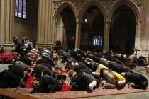 muslim-prayers-at-washington-national-cathedral
