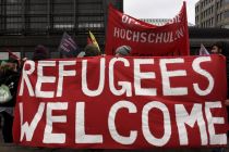 germans-welcome-refugees