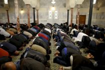 muslims-praying