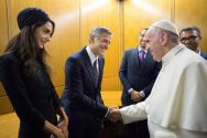 pope-francis-with-george-clooney-and-his-wife-amal