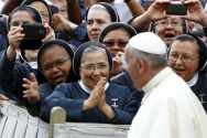 pope-francis-with-nuns