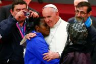 pope-francis-embraces-a-woman-during-a-jubilee-audience-for-the-socially-excluded