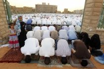 islamic-prayers-at-the-grand-mosque-in-riyadh-saudi-arabia