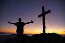 cross-of-resurrected-christ