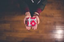 gift-giving-generous