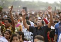 praying-christians-in-bangladesh