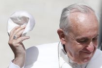 pope-francis-hat