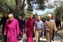 archbishop-justin-welby-visits-the-three-main-holy-sites-in-the-old-city-of-jerusalem-with-archbishop-suheil-dawani