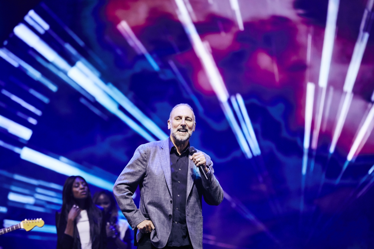 Hillsong announces investigation of NYC church after firing of