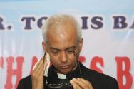 father-tom-uzhunnalil-sheds-a-tear-at-his-homecoming