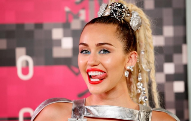 Miley Cyrus Slams Pregnancy Rumors Says Its A Food Bump 3954