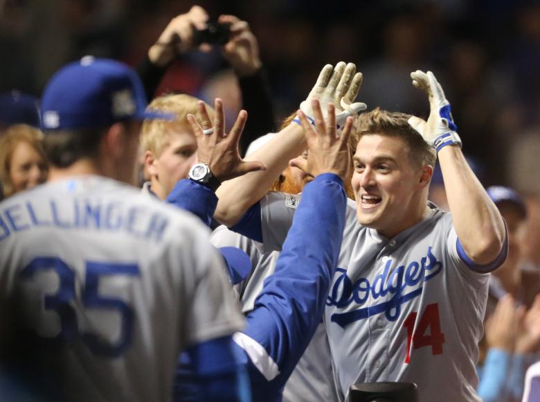 WS2017 Gm2: Celebrities enjoy WS at Dodger Stadium 