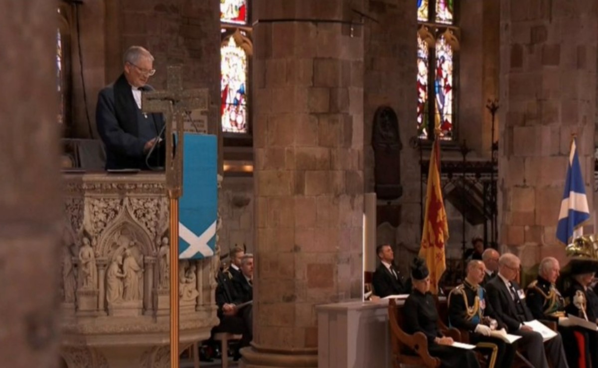 Cathedral service gives thanks for Queen's 'deep links' with