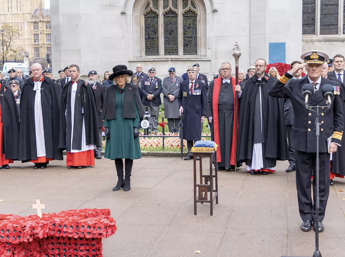 Queen opens Westminster Abbey Field of Remembrance