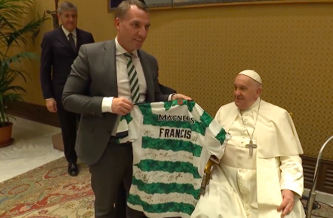 Pope meets Celtic FC gamers and manager